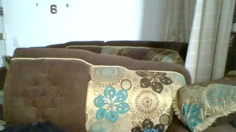 JOAN SAENZ online show from December 18, 2025, 9:26 am