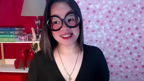 Joana online show from October 28, 2025, 8:33 pm