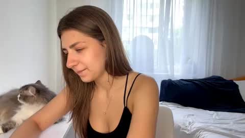 Snapshot of joandonelly chatting on July 22, 2026, 12:41 pm Bella online show from July 22, 2026, 12:41 pm