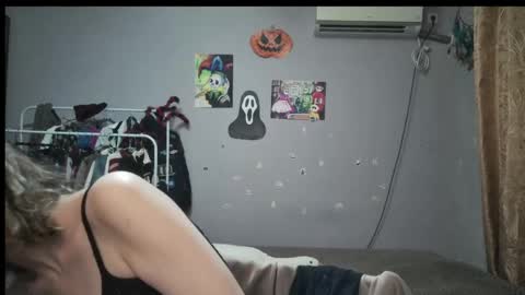 Joannatompson online show from December 13, 2024, 7:10 pm