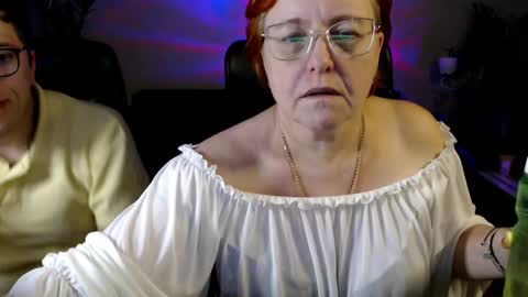 Joanna and Greg online show from November 29, 2025, 1:14 pm