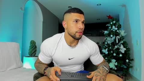 joe_esthetic online show from December 20, 2024, 11:47 pm