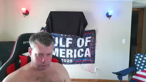 joejoe__ online show from April 17, 2026, 2:20 pm