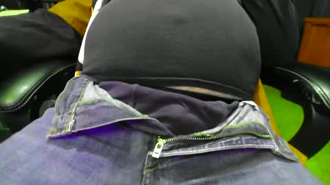 joeyballs123 online show from December 17, 2025, 9:10 pm