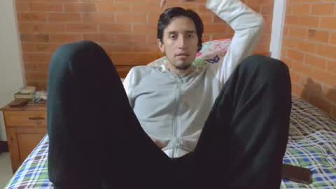 johan70nsexy online show from April 1, 2026, 2:01 am