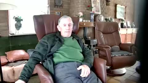 Snapshot of johan7_heet chatting on December 6, 2024, 1:22 pm johan7 heet online show from December 6, 2024, 1:22 pm