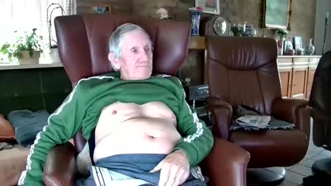 Snapshot of johan7_heet chatting on December 10, 2024, 1:55 pm johan7 heet online show from December 10, 2024, 1:55 pm