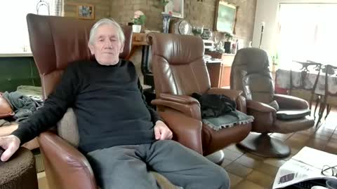 Snapshot of johan7_heet chatting on February 10, 2025, 1:44 pm johan7 heet online show from February 10, 2025, 1:44 pm