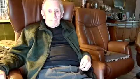 Snapshot of johan7_heet chatting on February 12, 2025, 4:33 pm johan7 heet online show from February 12, 2025, 4:33 pm