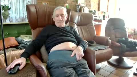 Snapshot of johan7_heet chatting on February 23, 2025, 1:32 pm johan7 heet online show from February 23, 2025, 1:32 pm