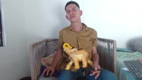 Snapshot of johan_kitten chatting on June 20, 2026, 9:39 pm johan online show from June 20, 2026, 9:39 pm