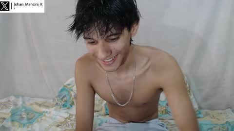 Snapshot of johan_mancini_r chatting on May 13, 2026, 5:32 pm johan_mancini_r online show from May 13, 2026, 5:32 pm