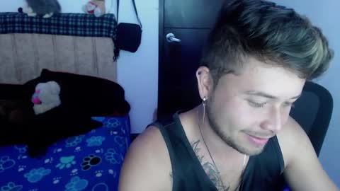 JOHAN independient model online show from October 1, 2025, 4:46 pm