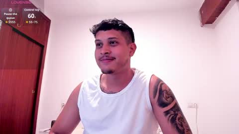 Snapshot of johansmith__ chatting on May 27, 2026, 9:34 pm Johan Smith online show from May 27, 2026, 9:34 pm
