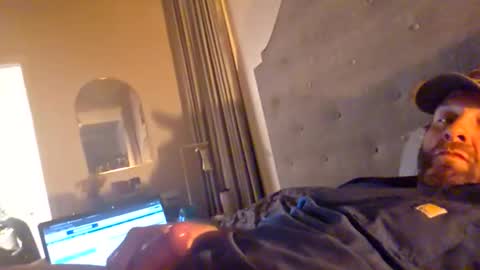 john0131739980 online show from January 15, 2026, 5:34 am