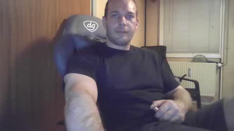 john1212124 online show from September 18, 2025, 12:12 am