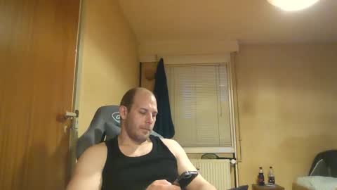 john1212124 online show from October 14, 2025, 9:04 pm