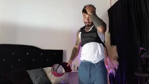 John  online show from November 8, 2025, 11:10 am