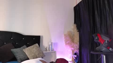 John  online show from November 12, 2025, 11:10 am