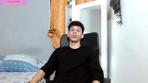 john_ssnow29 online show from December 20, 2024, 8:01 pm