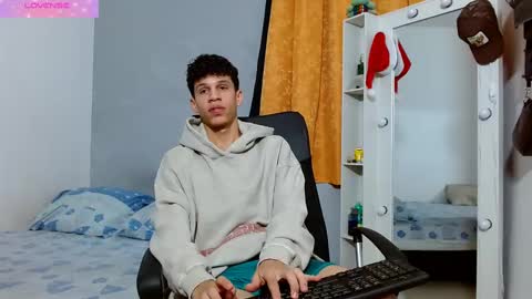 john_ssnow29 online show from February 20, 2025, 10:26 pm