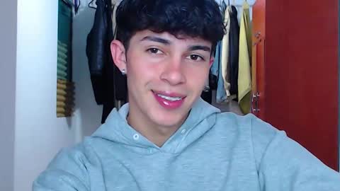 Snapshot of john_vichenso chatting on September 10, 2025, 10:10 pm John Vichenso online show from September 10, 2025, 10:10 pm