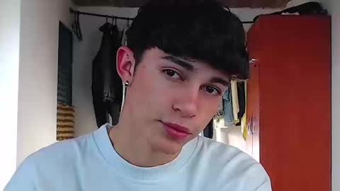 Snapshot of john_vichenso chatting on September 11, 2025, 10:10 pm John Vichenso online show from September 11, 2025, 10:10 pm