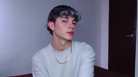 John Vichenso online show from November 6, 2025, 9:05 pm