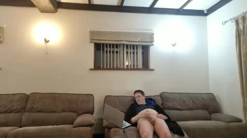 johnathan_stuart33 online show from May 17, 2026, 11:01 pm