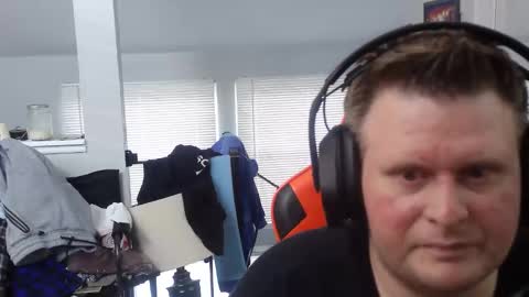 johnfernandez784 online show from April 15, 2026, 3:41 pm