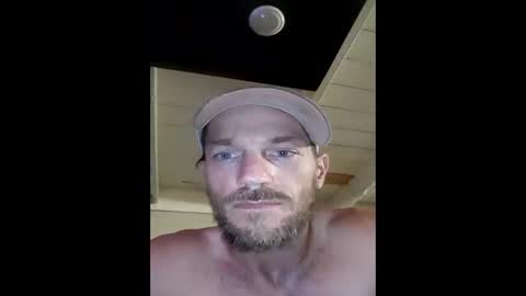 Snapshot of johnionu123 chatting on October 1, 2025, 4:18 am johnionu123 online show from October 1, 2025, 4:18 am