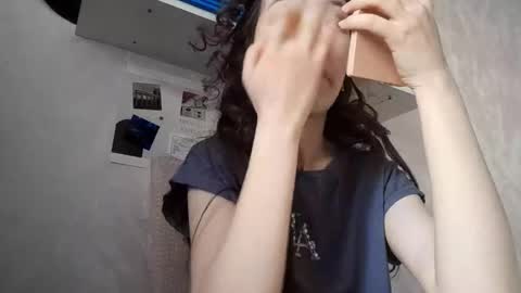 Molly online show from November 30, 2025, 3:10 am