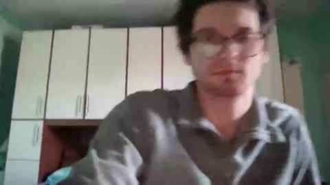 Johnny online show from November 28, 2025, 10:40 am