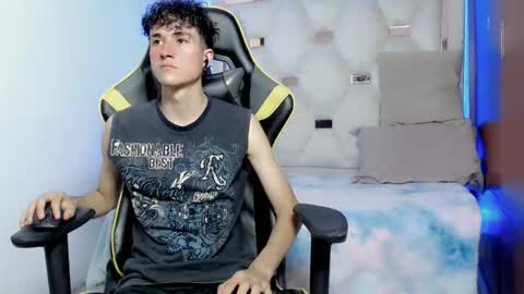 johnny_cagee online show from October 27, 2025, 5:11 am