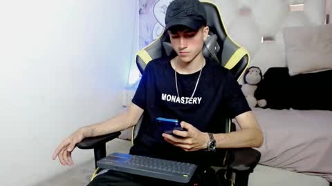 johnny_cagee online show from January 12, 2026, 3:23 am