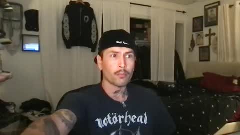 Snapshot of johnnydeep66 chatting on December 3, 2025, 10:13 am JohnnyDeep66 online show from December 3, 2025, 10:13 am