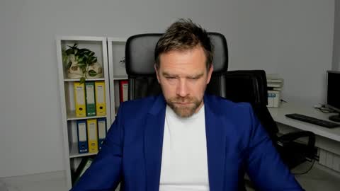 Snapshot of johnnydough82 chatting on December 12, 2024, 5:42 am johnnydough82 online show from December 12, 2024, 5:42 am