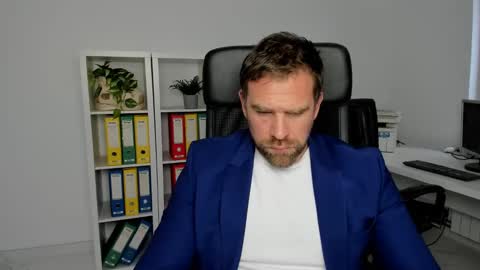 Snapshot of johnnydough82 chatting on December 12, 2024, 8:47 am johnnydough82 online show from December 12, 2024, 8:47 am