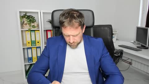 Snapshot of johnnydough82 chatting on December 13, 2024, 8:41 am johnnydough82 online show from December 13, 2024, 8:41 am