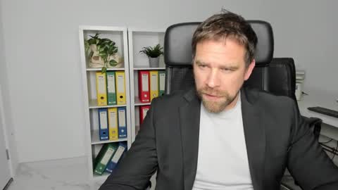 Snapshot of johnnydough82 chatting on December 17, 2024, 5:07 am johnnydough82 online show from December 17, 2024, 5:07 am