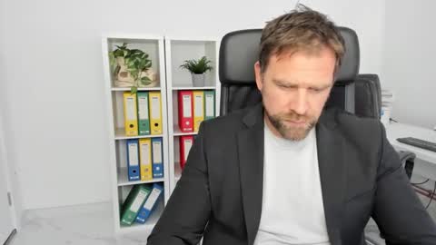 Snapshot of johnnydough82 chatting on December 17, 2024, 8:12 am johnnydough82 online show from December 17, 2024, 8:12 am