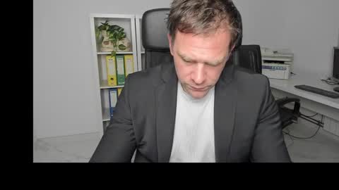 Snapshot of johnnydough82 chatting on December 20, 2024, 5:04 am johnnydough82 online show from December 20, 2024, 5:04 am