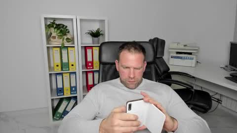 Snapshot of johnnydough82 chatting on December 24, 2024, 7:33 pm johnnydough82 online show from December 24, 2024, 7:33 pm