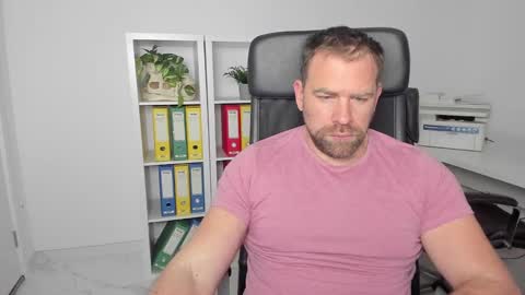 Snapshot of johnnydough82 chatting on January 9, 2025, 5:02 am johnnydough82 online show from January 9, 2025, 5:02 am