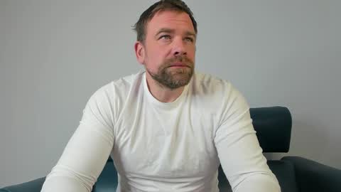 Snapshot of johnnydough82 chatting on March 4, 2025, 4:27 am johnnydough82 online show from March 4, 2025, 4:27 am