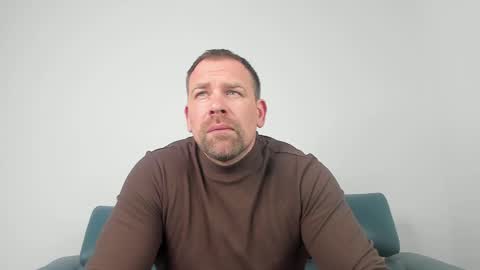 Snapshot of johnnydough82 chatting on March 12, 2025, 8:19 am johnnydough82 online show from March 12, 2025, 8:19 am