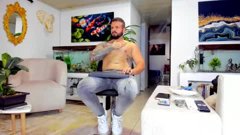 JOHNNY online show from March 8, 2025, 9:29 pm