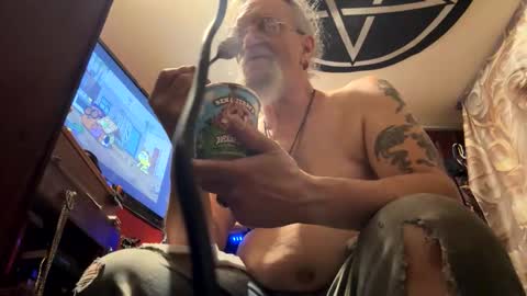 johnnyshung1 online show from March 28, 2026, 10:37 am