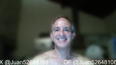 Snapshot of johnq_23 chatting on December 4, 2025, 2:10 am John online show from December 4, 2025, 2:10 am