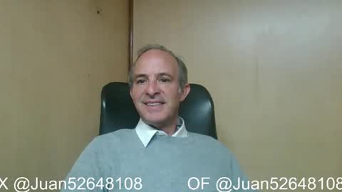 Snapshot of johnq_23 chatting on April 21, 2026, 4:12 pm John online show from April 21, 2026, 4:12 pm